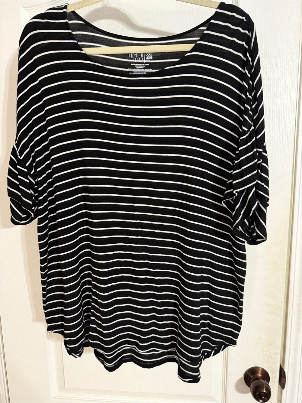 Time and Tru Black and White Striped Scoop Neck Short Sleeve Top